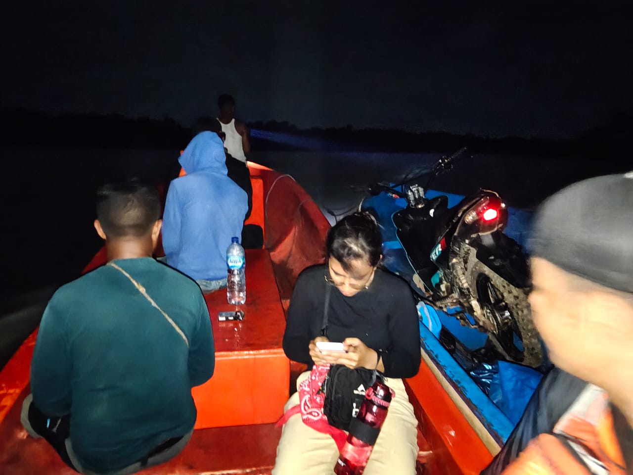 ALAMI MATI MESIN, NAKES PENUMPANG SPEED BOAT BERHASIL DISELAMATKAN